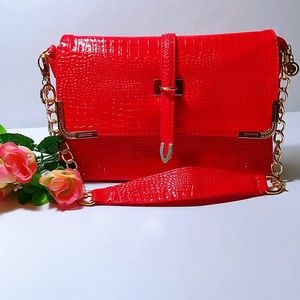 Women’s Multi-pocket shoulder bag/handbag. Red